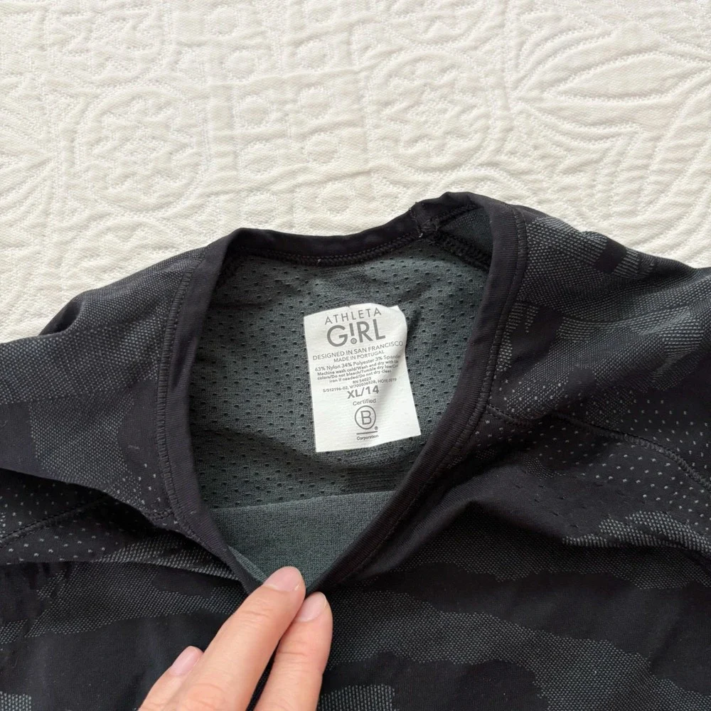 Athleta Girl Power Up Camo Top, Black Camo Sz XL 14